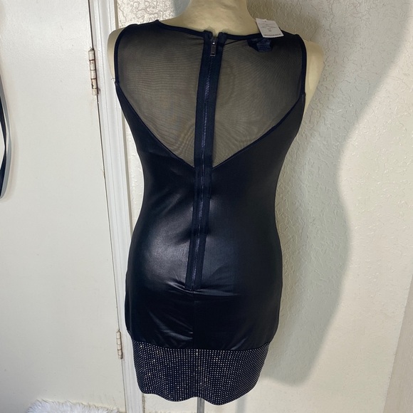 Elegant and  sexy fitted black faux leather dress Sleeveless - Picture 10 of 12